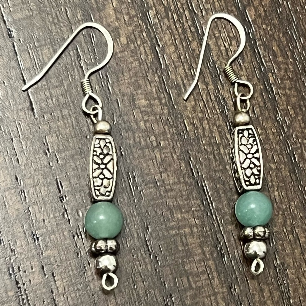Elegant Silver Tone Dangle Earrings - Picture 3 of 5